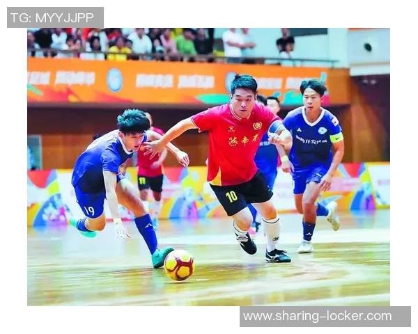 力气大的足球明星如何在赛场上展现力量与技巧的完美结合