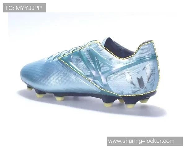 足球明星专属鞋款全解析让你领略球场风采与时尚魅力